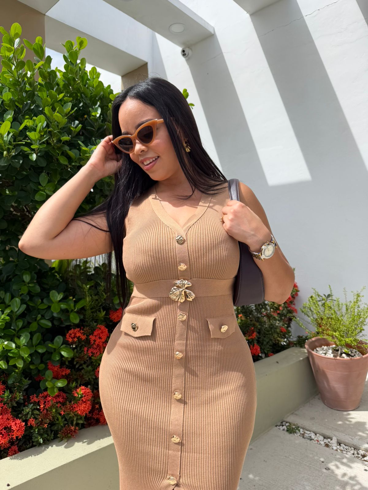 Midi Dress Tejido de Puntos con Detalles Dorados