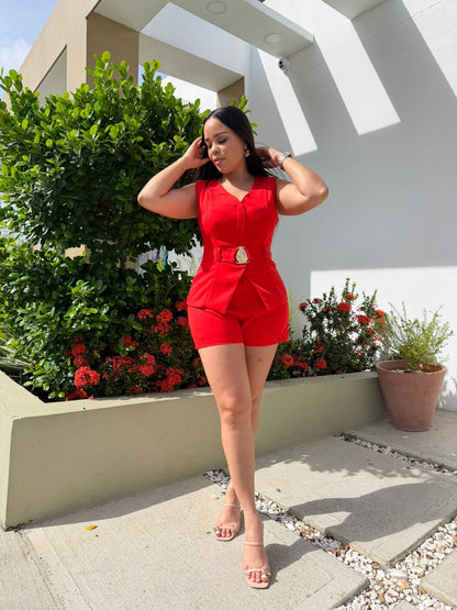 Romper Rojo Chino con Broche Dorado