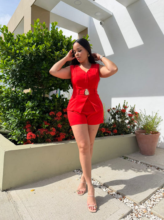 Romper Rojo Chino con Broche Dorado