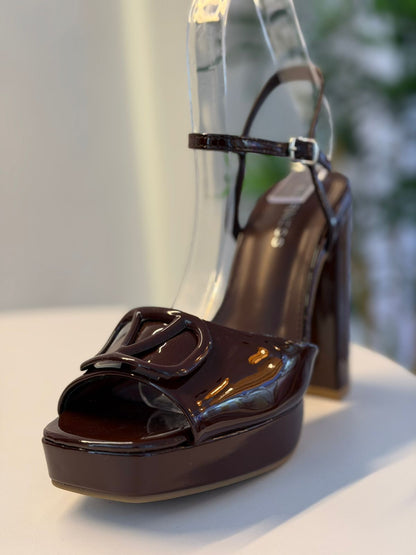 ELEGANTE TACON CUADRADO