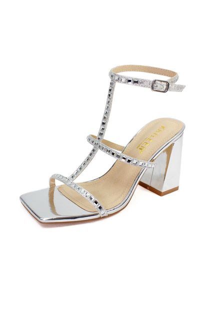 ZAPATILLA DE TACON CUADRADO PLATEADO