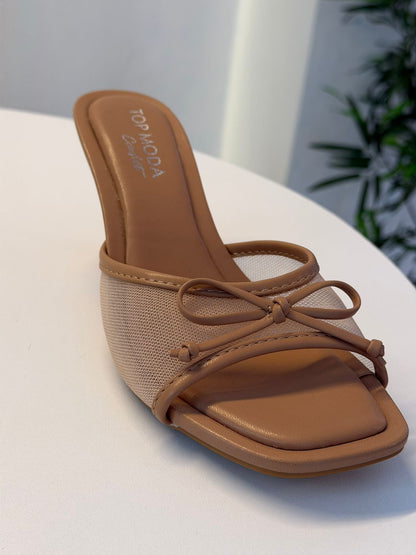 ZAPATILLA TACON BAJO COLOR CREMA