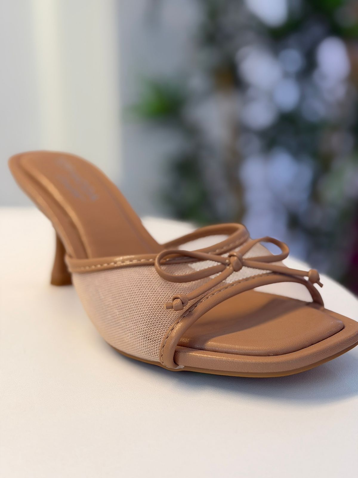 ZAPATILLA TACON BAJO COLOR CREMA
