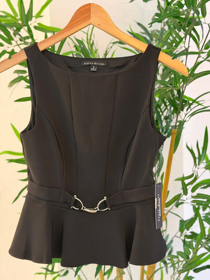 BLUSA CON BROCHE