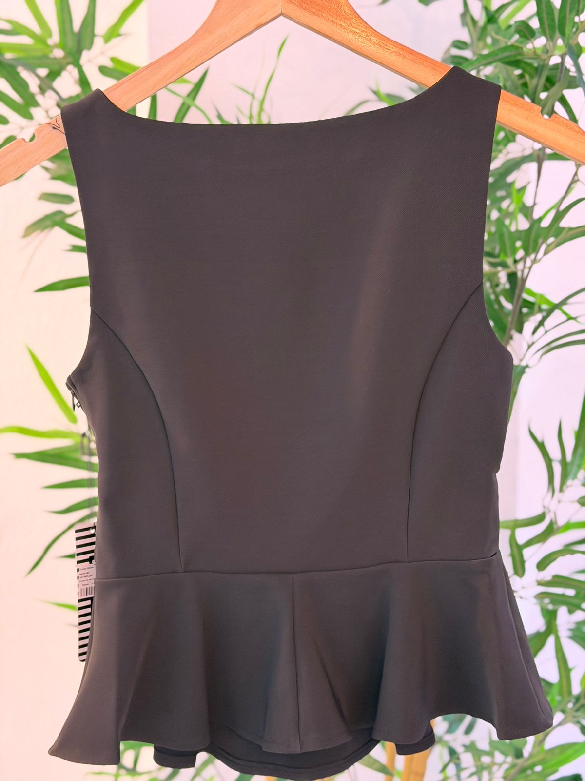 BLUSA CON BROCHE